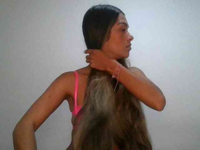 JuanaBrunette webcam