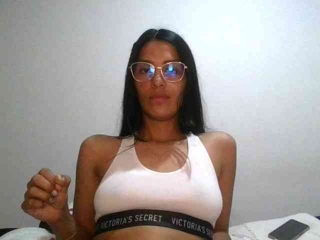 JuanaBrunette webcam
