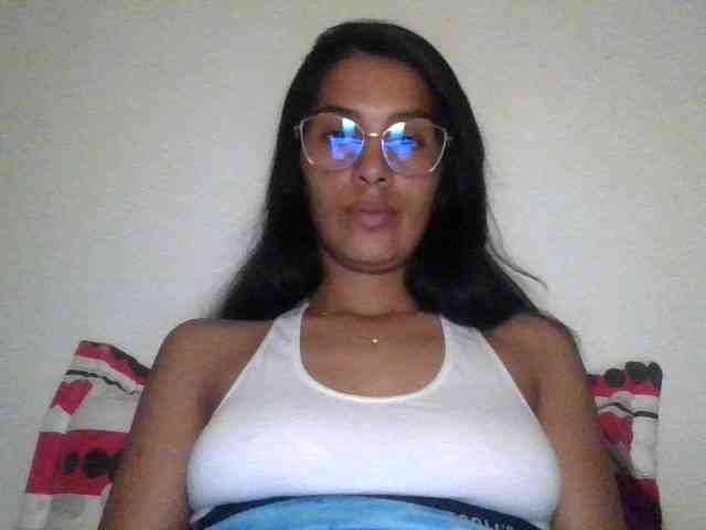JuanaBrunette webcam