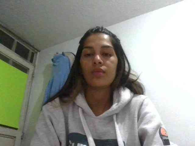 JuanaBrunette webcam