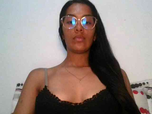 JuanaBrunette webcam