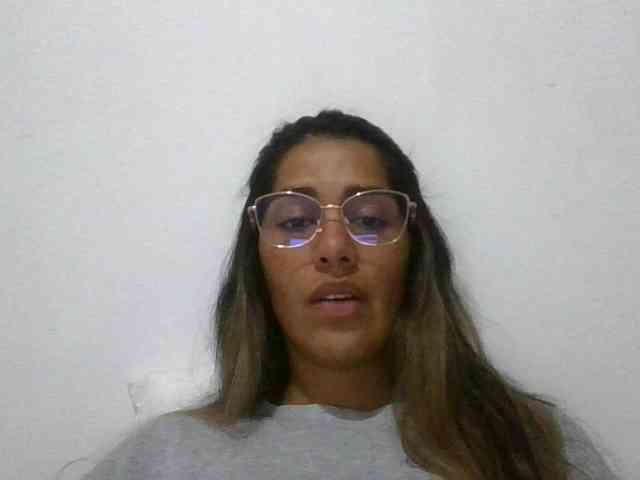 JuanaBrunette webcam