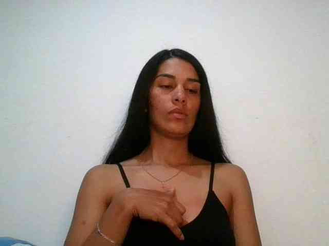 JuanaBrunette webcam