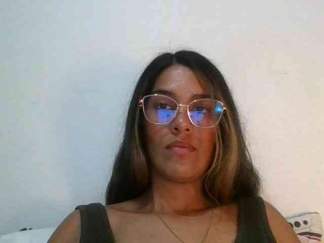 JuanaBrunette webcam