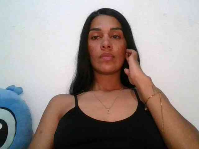 JuanaBrunette webcam