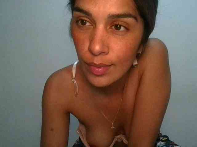 JuanaBrunette webcam