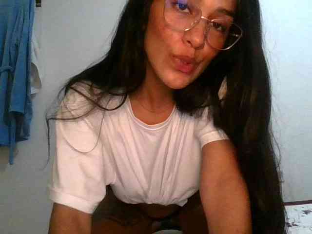 JuanaBrunette webcam