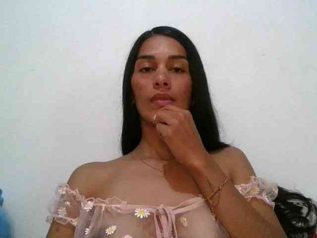 JuanaBrunette webcam