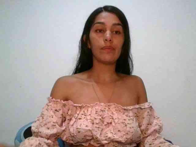 JuanaBrunette webcam