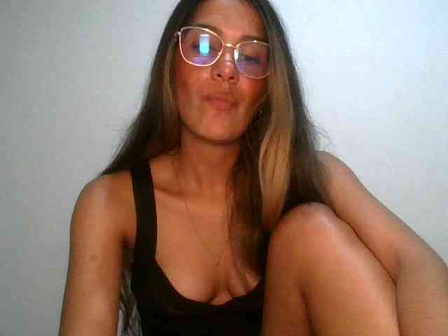 JuanaBrunette webcam