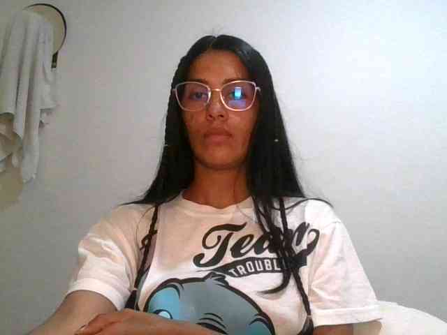 JuanaBrunette webcam