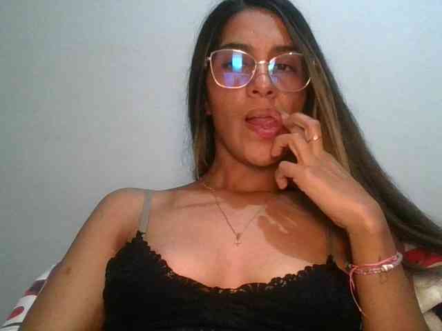 JuanaBrunette webcam