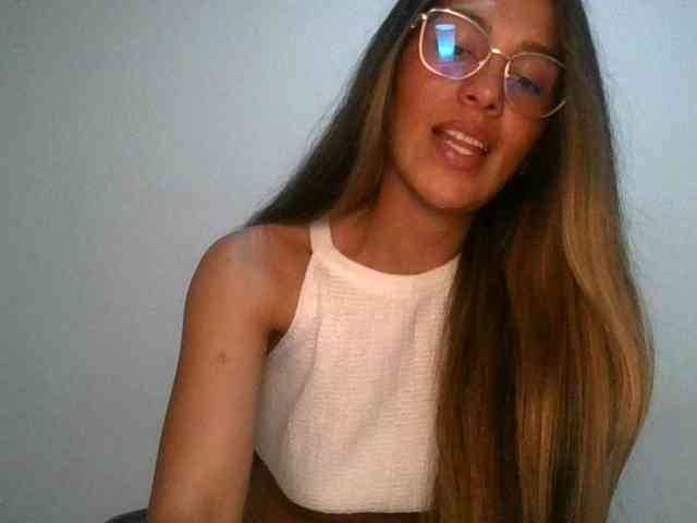 JuanaBrunette webcam