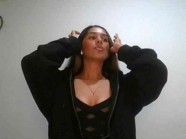 JuanaBrunette webcam