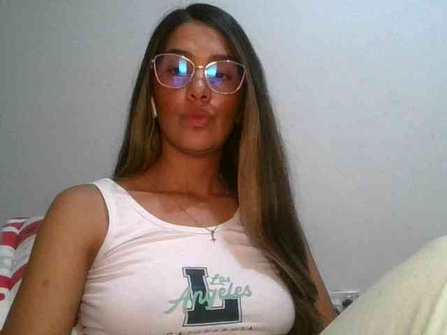 JuanaBrunette webcam