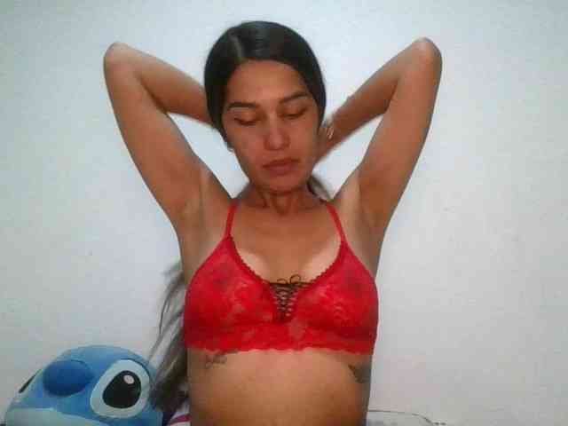 JuanaBrunette webcam