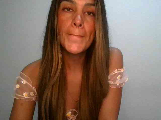 JuanaBrunette webcam