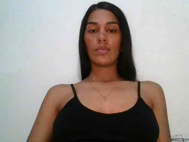 JuanaBrunette webcam