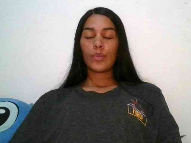 JuanaBrunette webcam