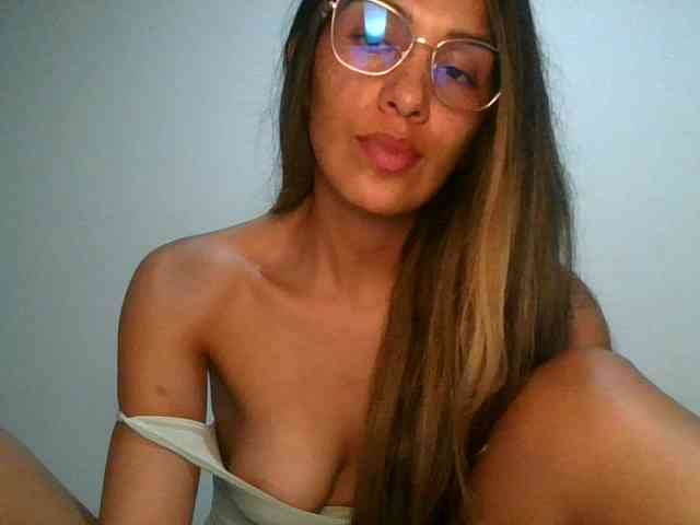 JuanaBrunette webcam