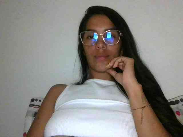JuanaBrunette webcam