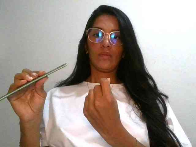 JuanaBrunette webcam