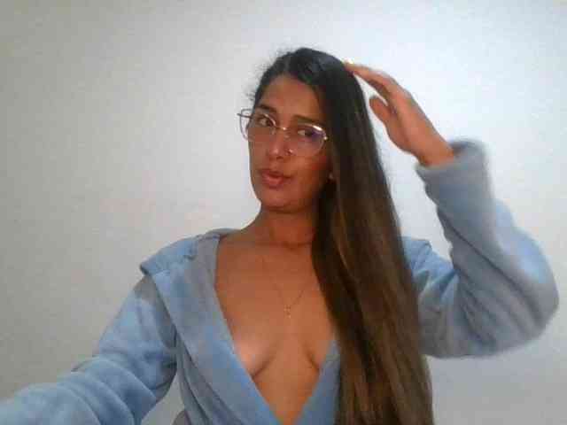 JuanaBrunette webcam