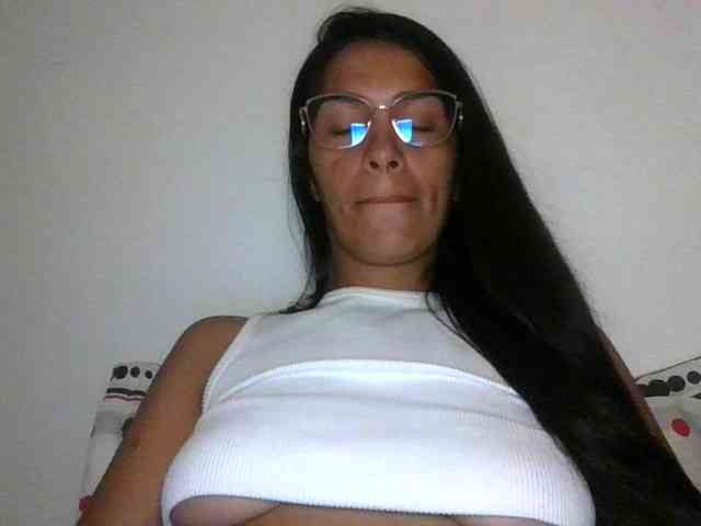 JuanaBrunette webcam