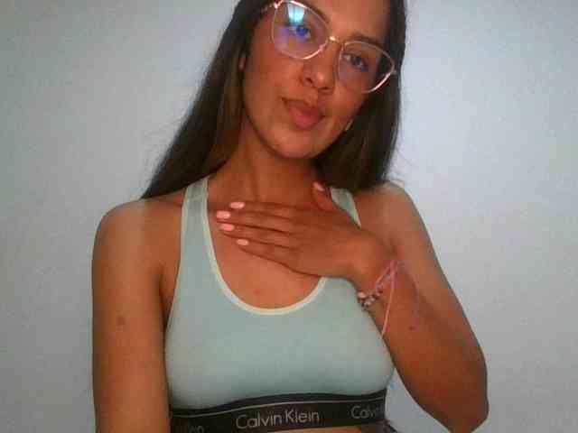 JuanaBrunette webcam