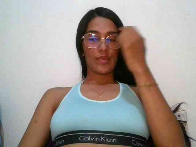 JuanaBrunette webcam
