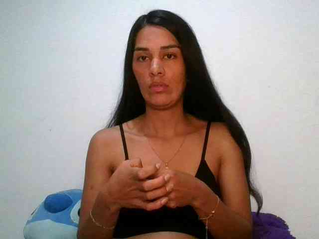 JuanaBrunette webcam