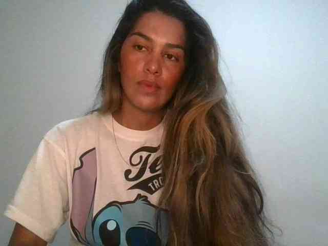 JuanaBrunette webcam