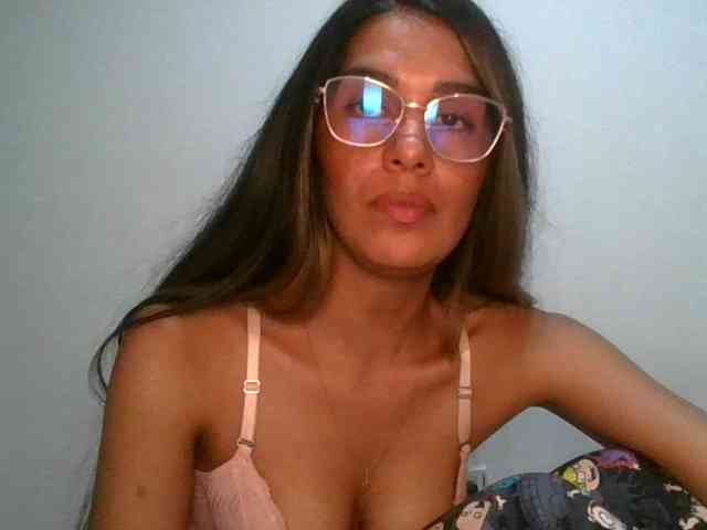 JuanaBrunette webcam