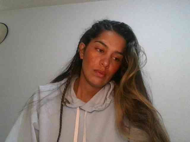 JuanaBrunette webcam