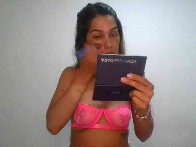 JuanaBrunette webcam