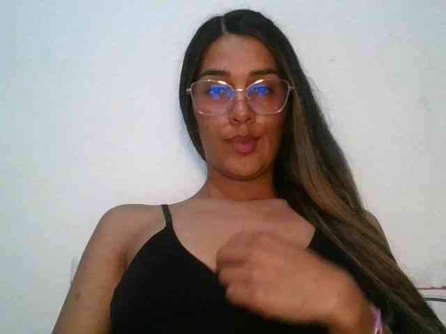 JuanaBrunette webcam