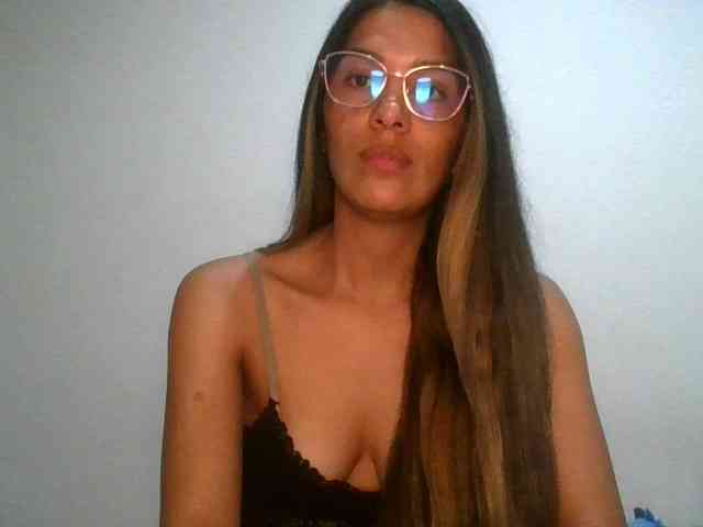 JuanaBrunette webcam