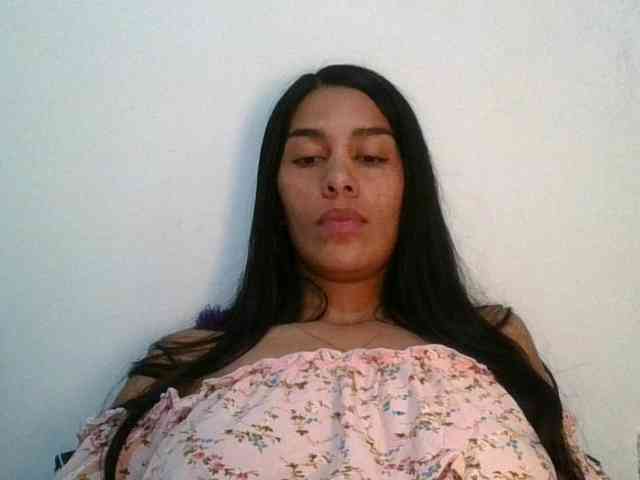 JuanaBrunette webcam