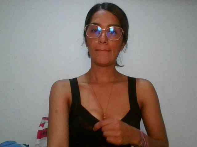 JuanaBrunette webcam