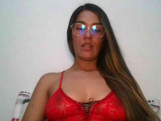 JuanaBrunette webcam