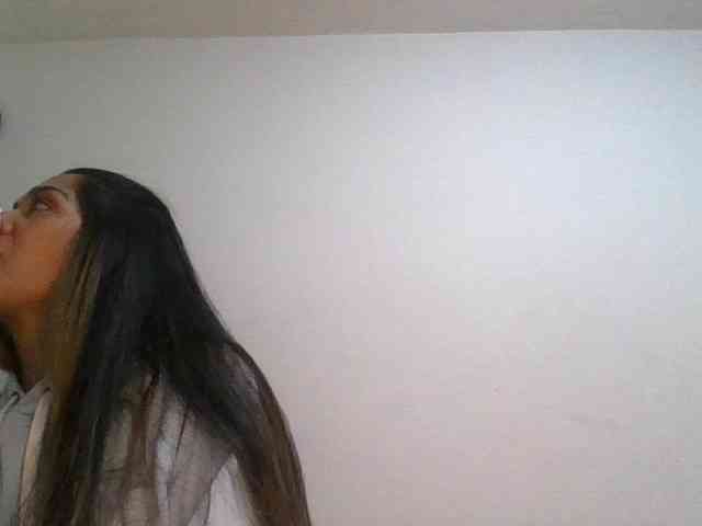 JuanaBrunette webcam