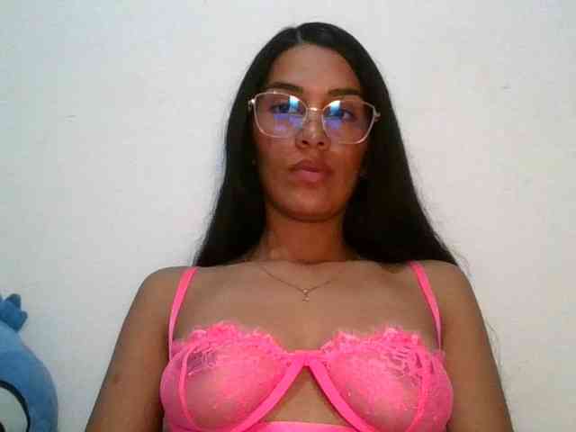 JuanaBrunette webcam