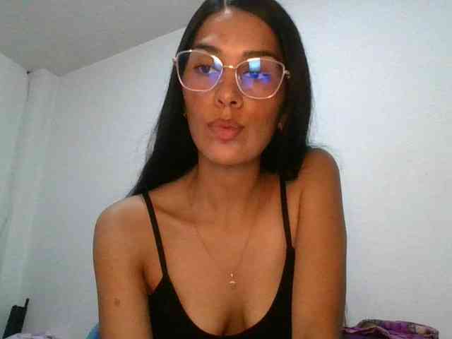 JuanaBrunette webcam
