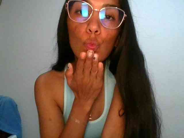 JuanaBrunette webcam