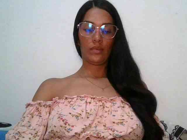 JuanaBrunette webcam