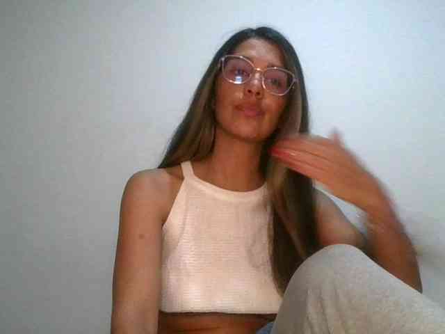 JuanaBrunette webcam