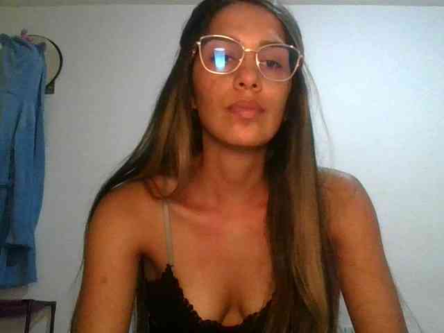 JuanaBrunette webcam