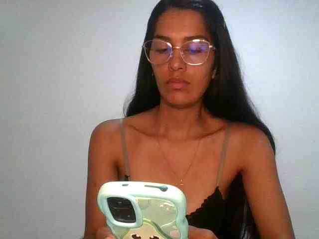 JuanaBrunette webcam