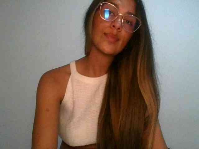 JuanaBrunette webcam