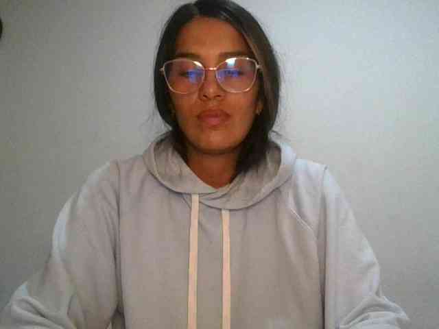 JuanaBrunette webcam